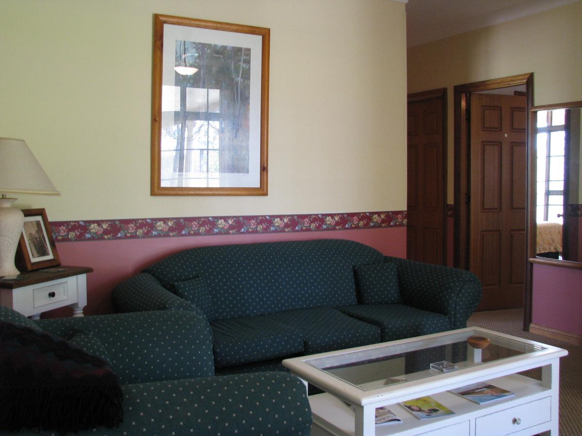 Hill Top Country Guest House Lovedale Extérieur photo